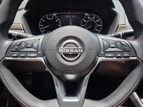 Used 2023 Nissan Altima 2.5 SV AWD/4WD image 31