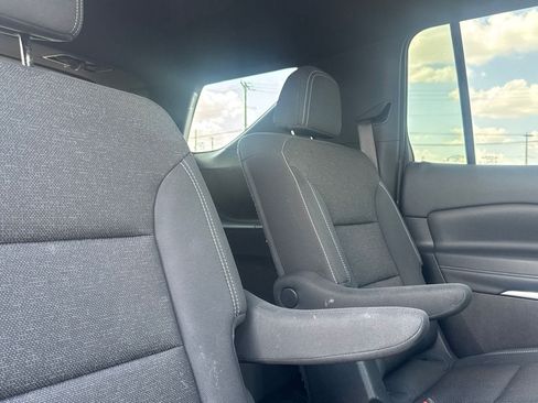 Used 2025 Chevrolet Traverse LT AWD/4WD image 36