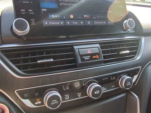 Used 2022 Honda Accord Touring image 27