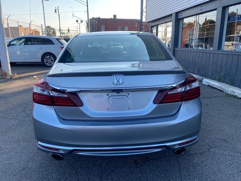 Used 2017 Honda Accord LX image 10