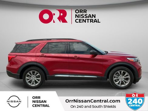 Used 2023 Ford Explorer XLT w/ Equipment Group 202A RWD image 4