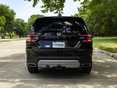 Used 2024 Honda Pilot Touring image 8