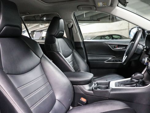 Certified 2021 Toyota RAV4 XLE Premium FWD image 19