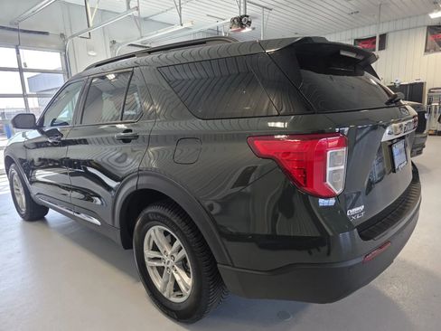 Used 2023 Ford Explorer XLT AWD/4WD image 5