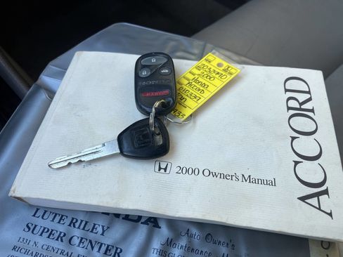 Used 2000 Honda Accord EX image 23