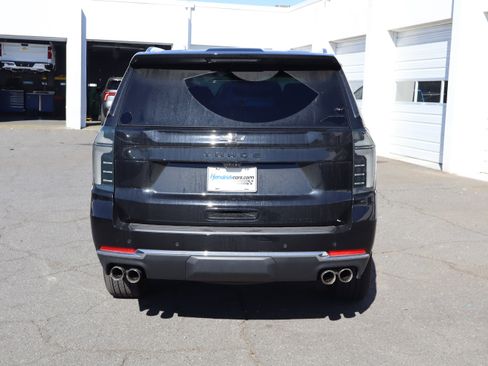 Used 2025 Chevrolet Tahoe Premier image 9
