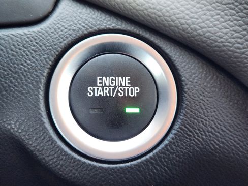 Used 2020 Chevrolet Equinox LS image 21