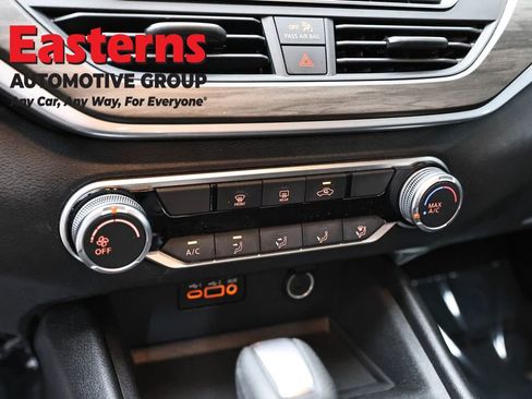 Used 2025 Nissan Altima 2.5 SV FWD image 20