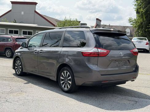 Used 2018 Toyota Sienna XLE Premium AWD/4WD image 22