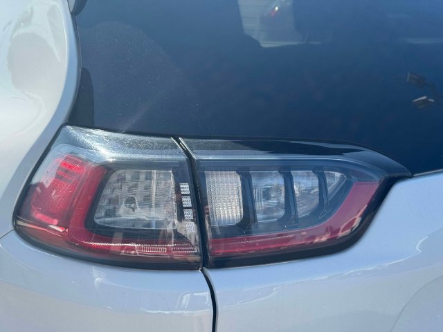 Used 2020 Jeep Cherokee Limited AWD/4WD image 14