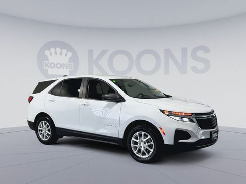 Used 2024 Chevrolet Equinox LS w/ LS Convenience Package FWD image 2