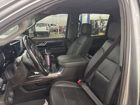 Used 2024 Chevrolet Silverado 2500 LTZ w/ LTZ Convenience Package image 12