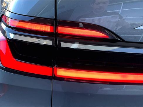 Used 2025 BMW X7 xDrive40i image 27