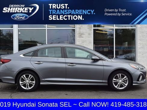 Used 2019 Hyundai Sonata SEL w/ Tech Package 02 FWD image 3