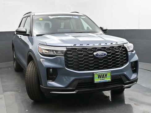 New 2026 Ford Explorer ST-Line w/ ST-Line Street Pack AWD/4WD image 9