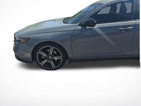 Used 2023 Honda Accord Sport image 3