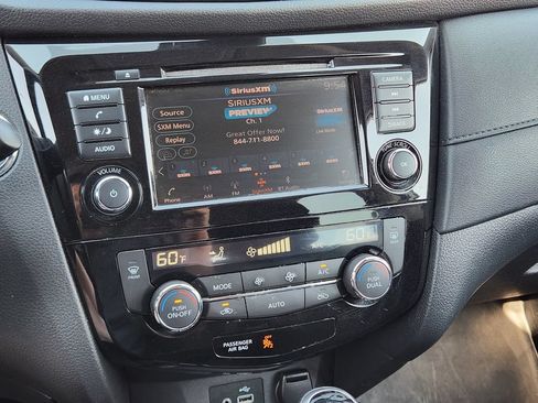 Used 2020 Nissan Rogue SV AWD/4WD image 23