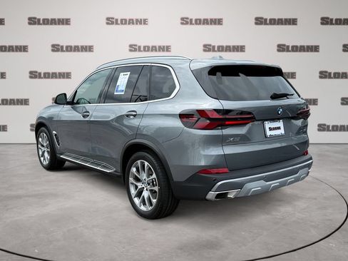 Used 2024 BMW X5 xDrive40i w/ Premium Package AWD/4WD image 3