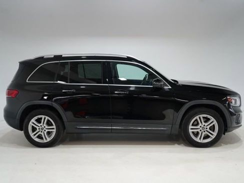 Used 2022 Mercedes-Benz GLB 250 4MATIC image 9
