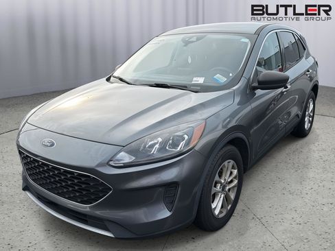 Used 2022 Ford Escape SE FWD image 1