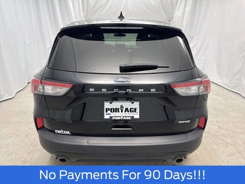 Certified 2022 Ford Escape SE w/ SE Sport Appearance Package image 4