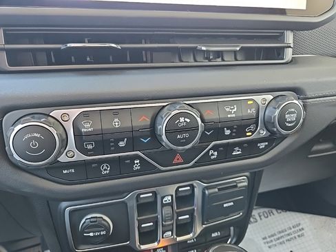 New 2025 Jeep Gladiator Rubicon w/ Safety Group image 65