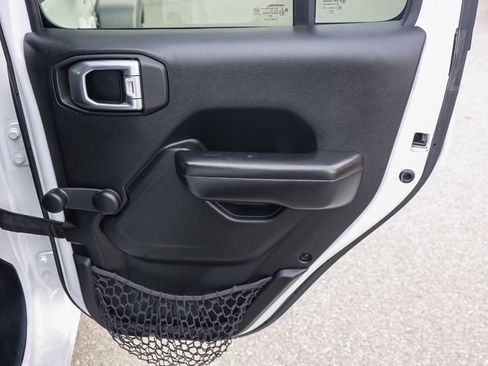 Used 2021 Jeep Wrangler Unlimited Sport image 17