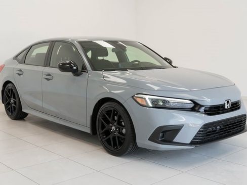 Used 2023 Honda Civic Sport image 7