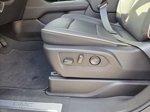 New 2026 GMC Yukon XL Elevation image 9