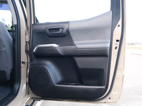 Used 2019 Toyota Tacoma SR5 image 22