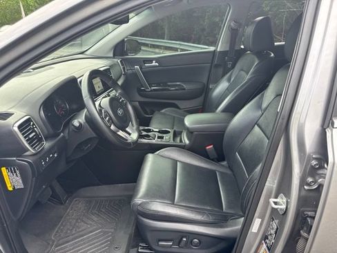 Used 2022 Kia Sportage EX w/ EX Technology Package FWD image 8