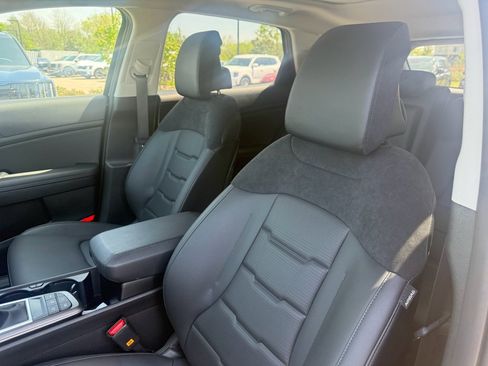 Used 2026 Kia Sportage SX image 14