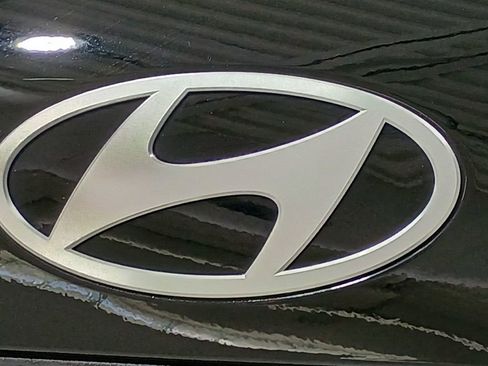 New 2026 Hyundai Ioniq 9 SEL image 8