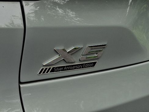 Used 2025 BMW X5 xDrive40i w/ M Sport Package AWD/4WD image 29