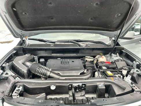 Used 2023 GMC Acadia SLE w/ Driver Convenience Package image 19