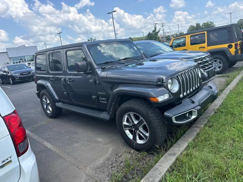 Used 2022 Jeep Wrangler Unlimited Sahara AWD/4WD image 6