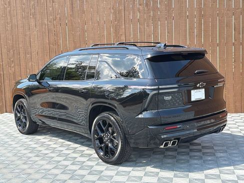 Used 2024 Chevrolet Traverse RS FWD image 19