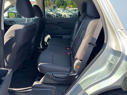 Used 2025 Nissan Pathfinder SV FWD image 22