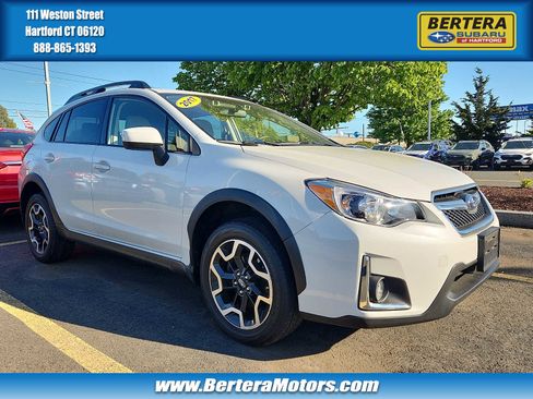Used 2017 Subaru Crosstrek 2.0i Premium AWD/4WD image 1