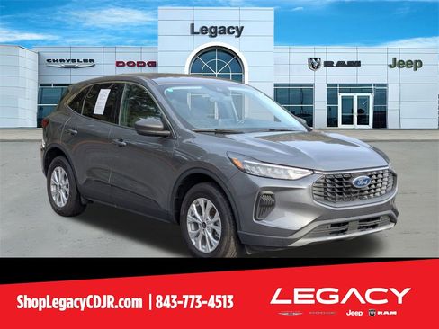 Used 2023 Ford Escape Active image 1