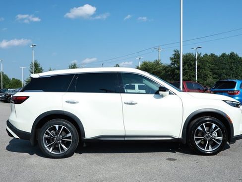 Used 2023 INFINITI QX60 Luxe w/ Cargo Package FWD image 4