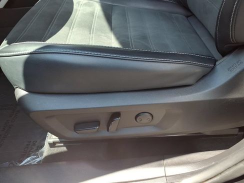 Used 2024 Mitsubishi Outlander AWD image 14