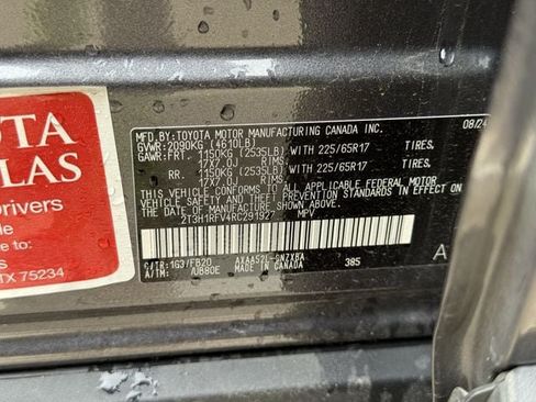 Used 2024 Toyota RAV4 LE FWD image 33