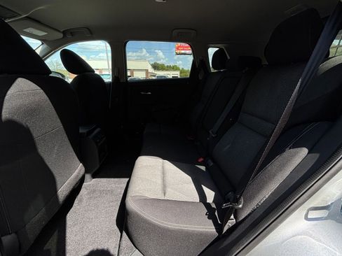 Used 2025 Nissan Rogue SV image 31