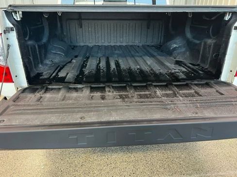 Used 2018 Nissan Titan SV w/ SV Convenience Package image 14