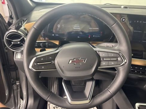 New 2026 Chevrolet Equinox ACTIV w/ Convenience Package III FWD image 3
