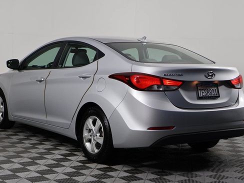 Used 2014 Hyundai Elantra SE FWD image 6