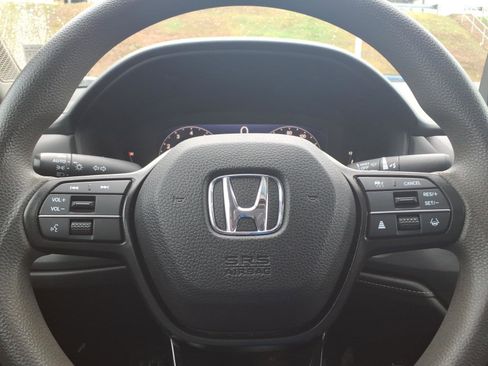 Certified 2023 Honda Accord EX image 33