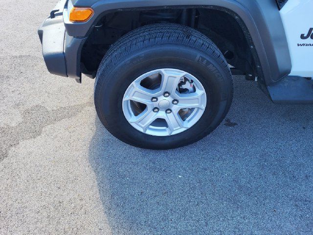 Used 2022 Jeep Wrangler Sport AWD/4WD image 9
