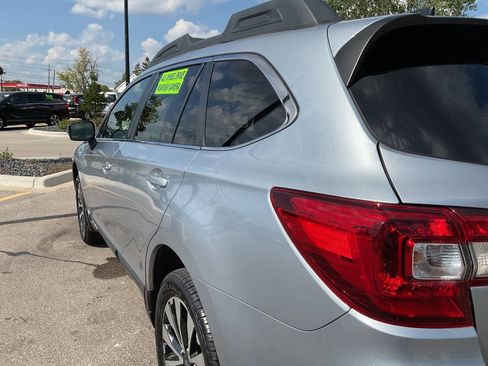 Used 2016 Subaru Outback 2.5i Limited AWD/4WD image 5